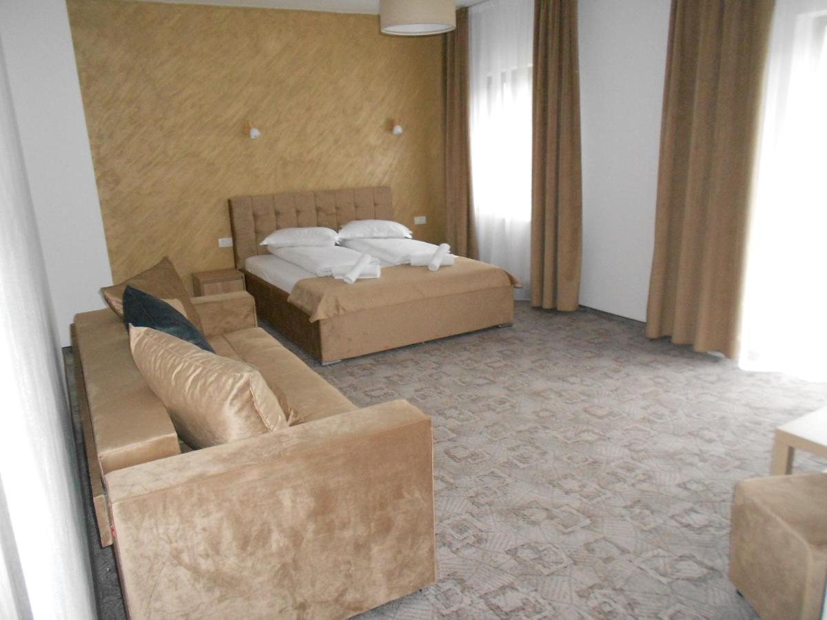 Andrana Hotel Caciulata Exterior photo