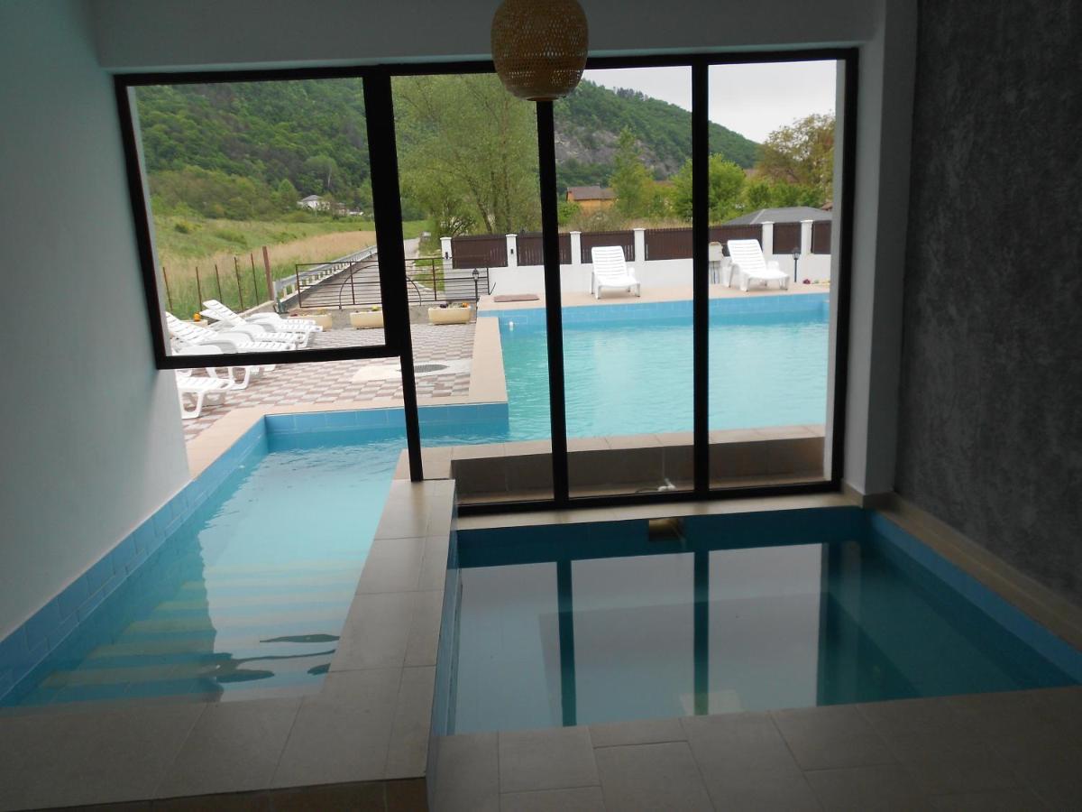 Andrana Hotel Caciulata Exterior photo